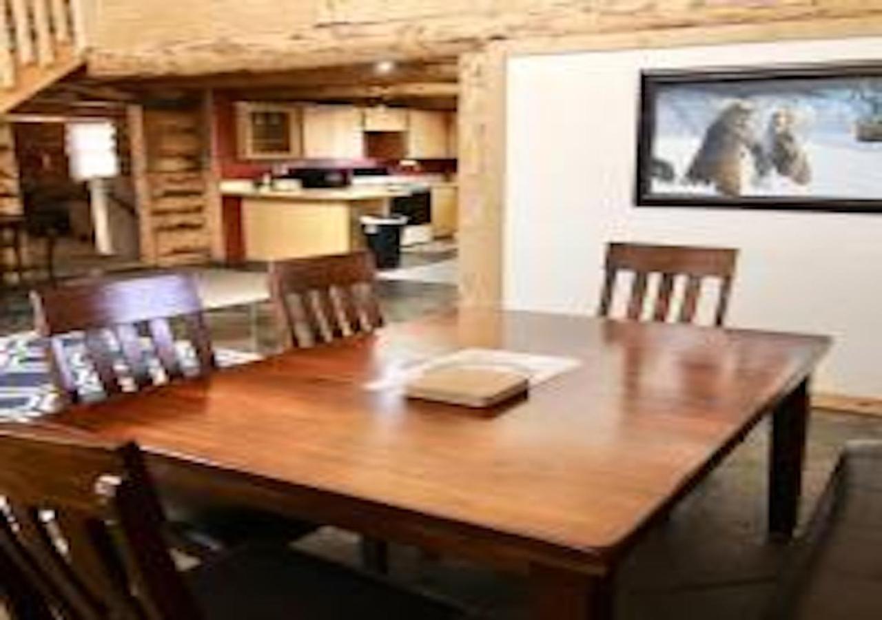 Holiday home Log Haven In Blanding
